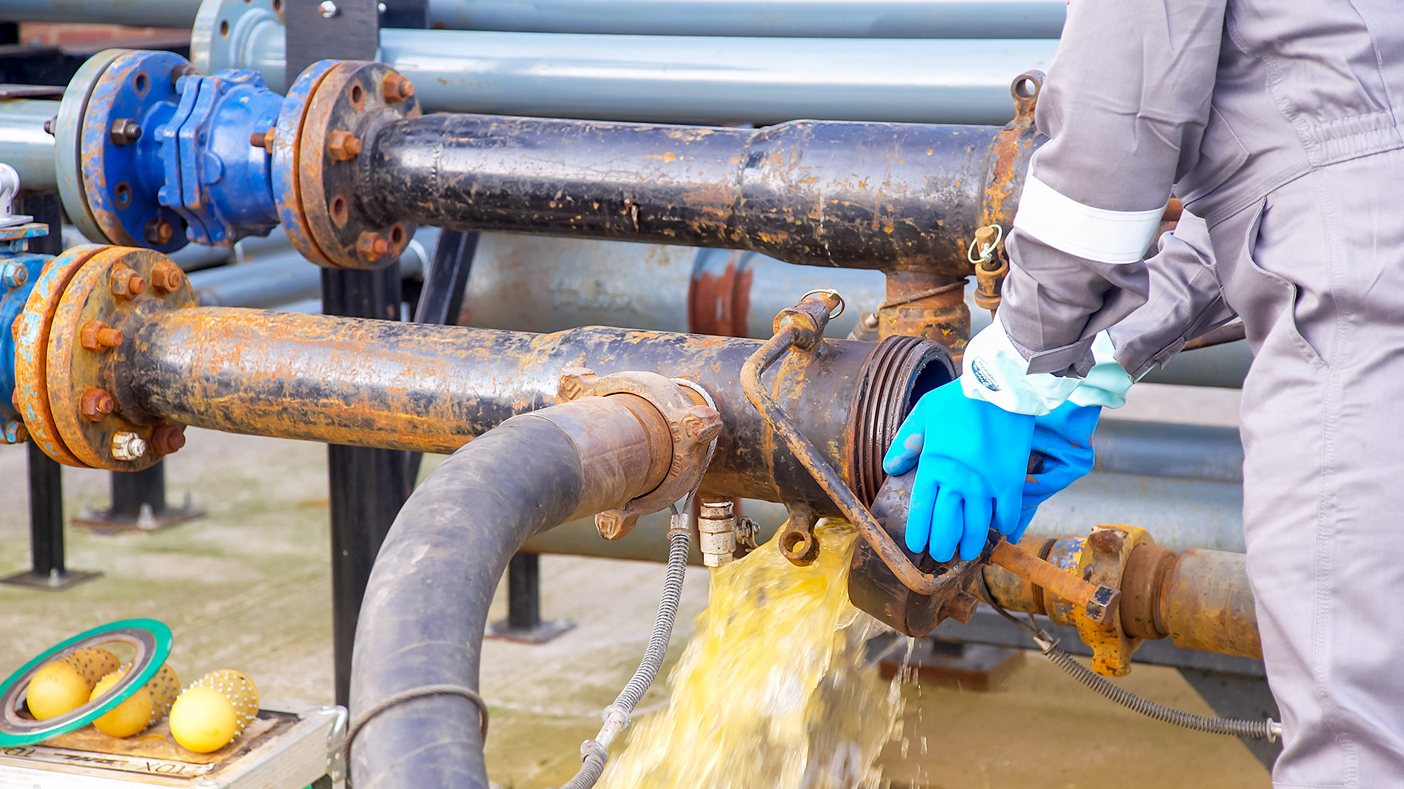cokebusters trains operator in specialist mechanical cleaning service
