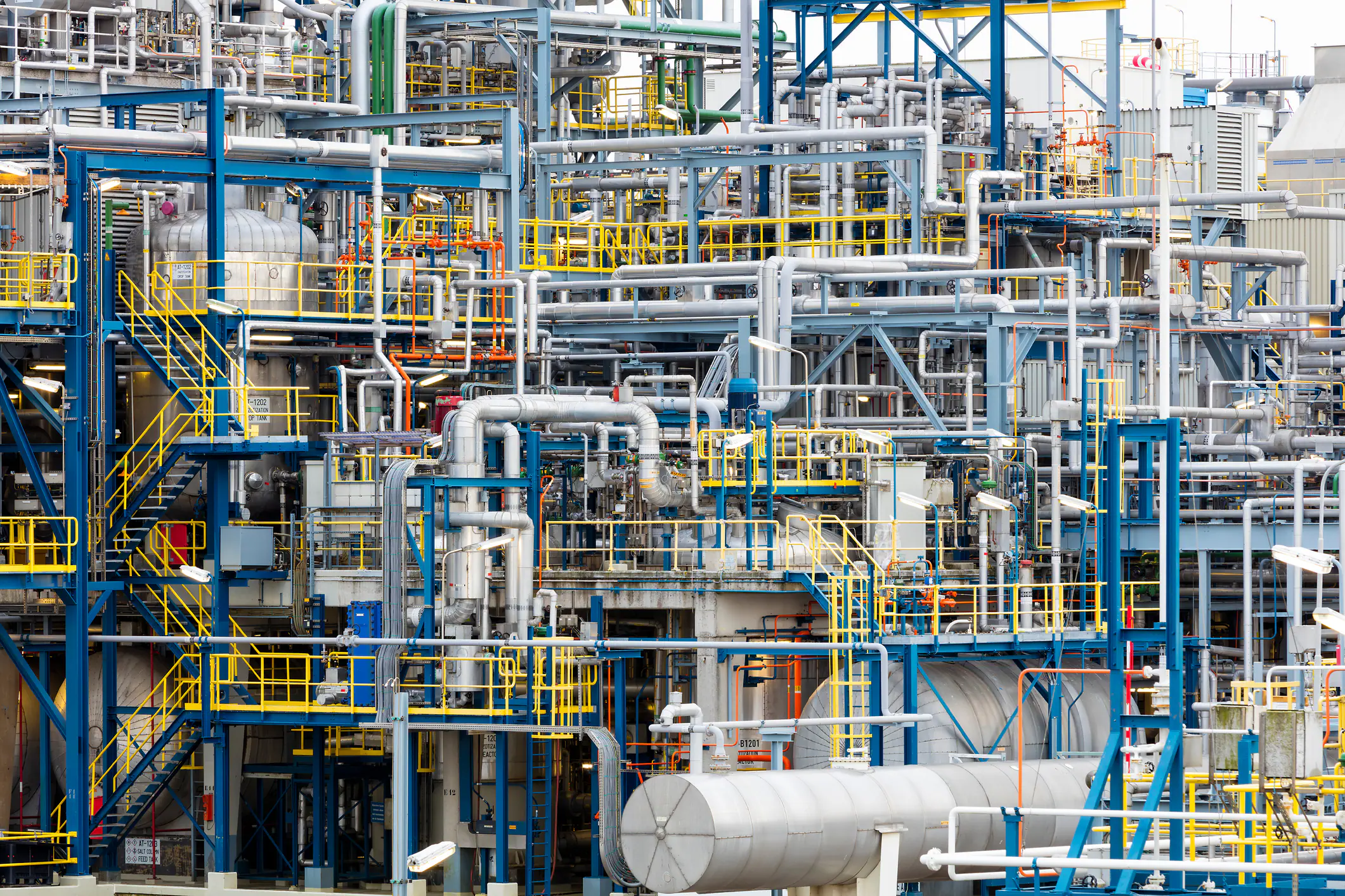 why mechanical decoking is essential to keep oil refinery tubes running efficiently